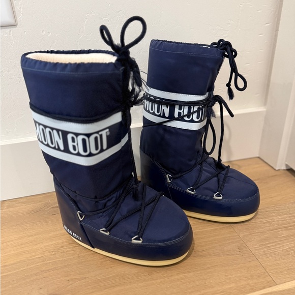 Moon Boot Shoes - Icon Moon Boots size 35/38 Navy Blue